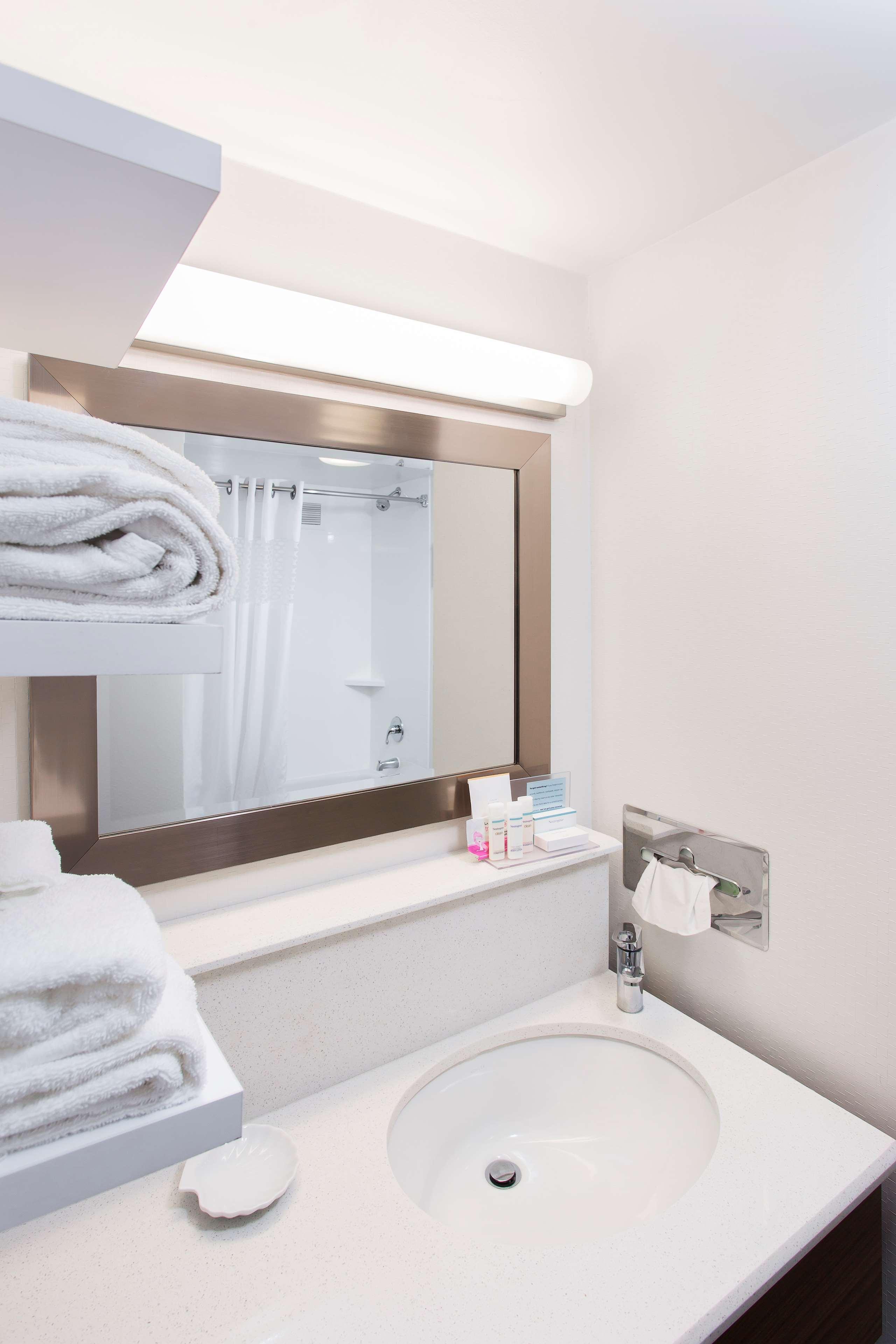 Hampton Inn Трой Экстерьер фото