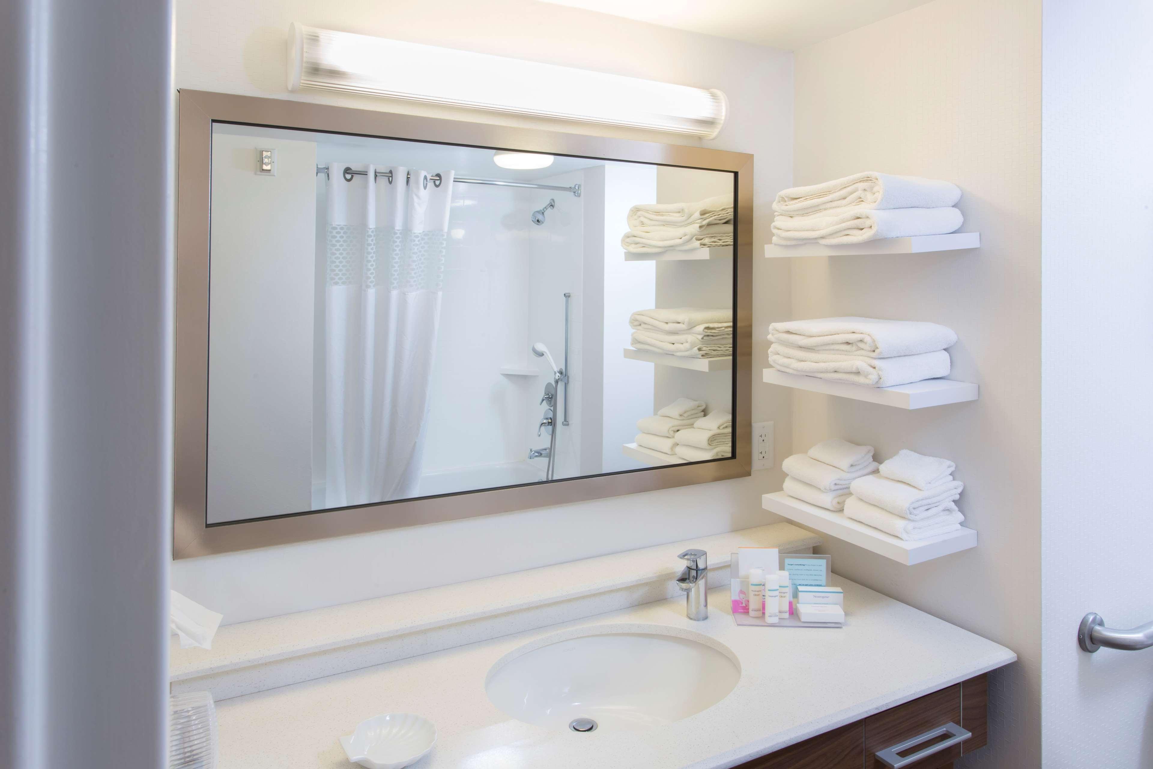 Hampton Inn Трой Экстерьер фото