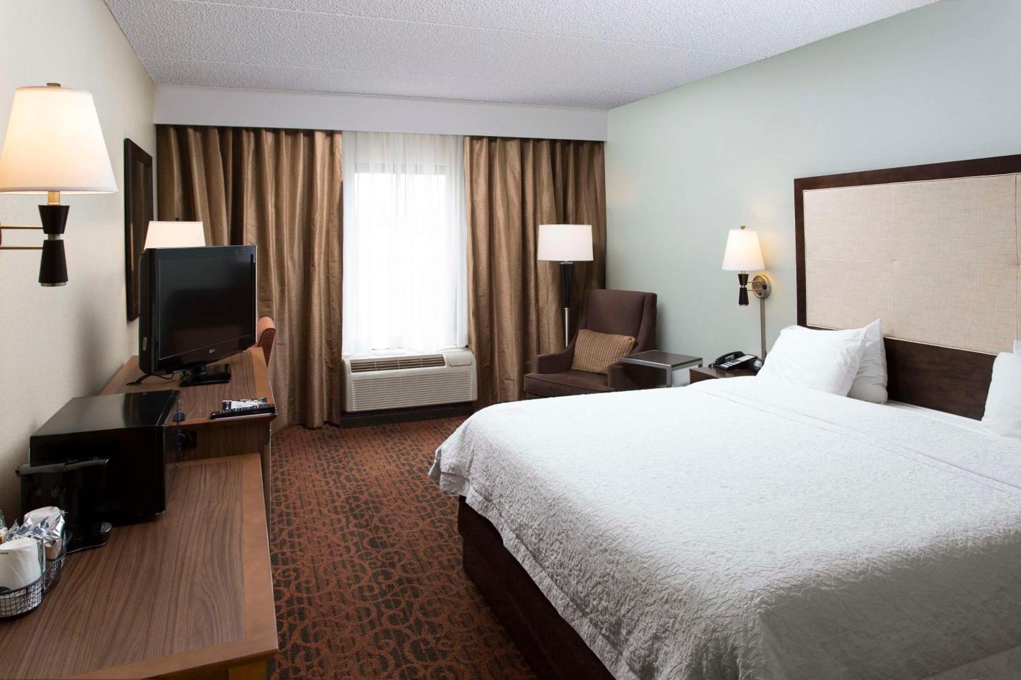 Hampton Inn Трой Экстерьер фото