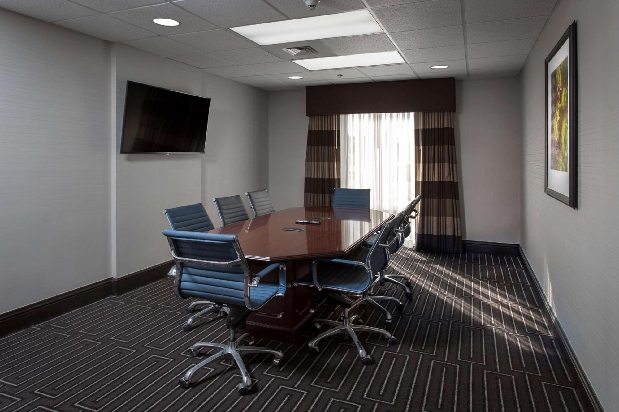 Hampton Inn Трой Экстерьер фото