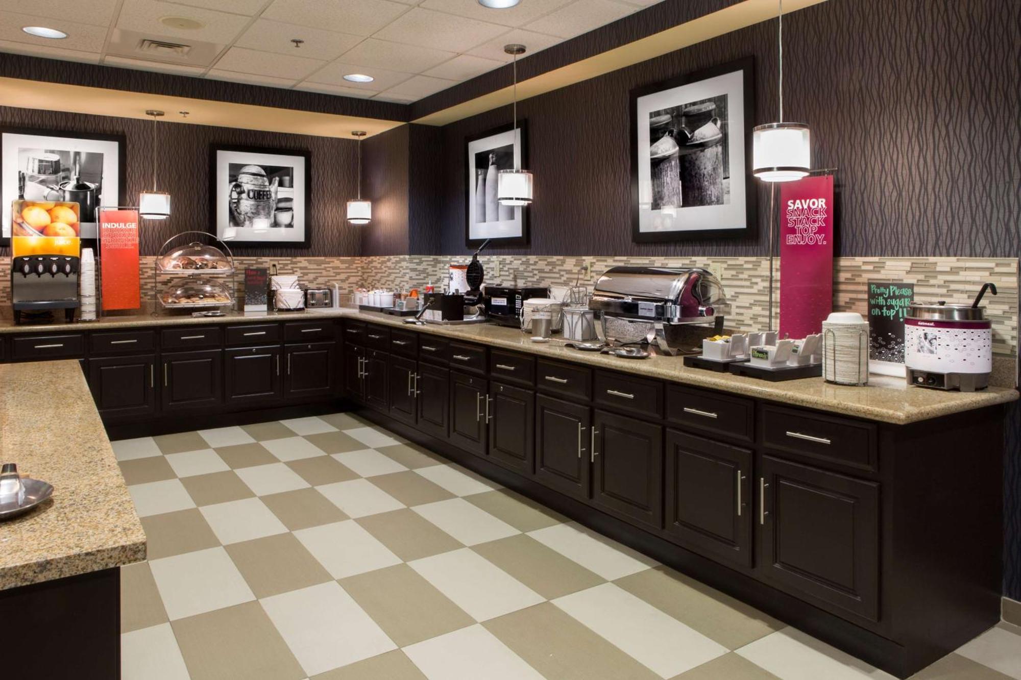 Hampton Inn Трой Экстерьер фото