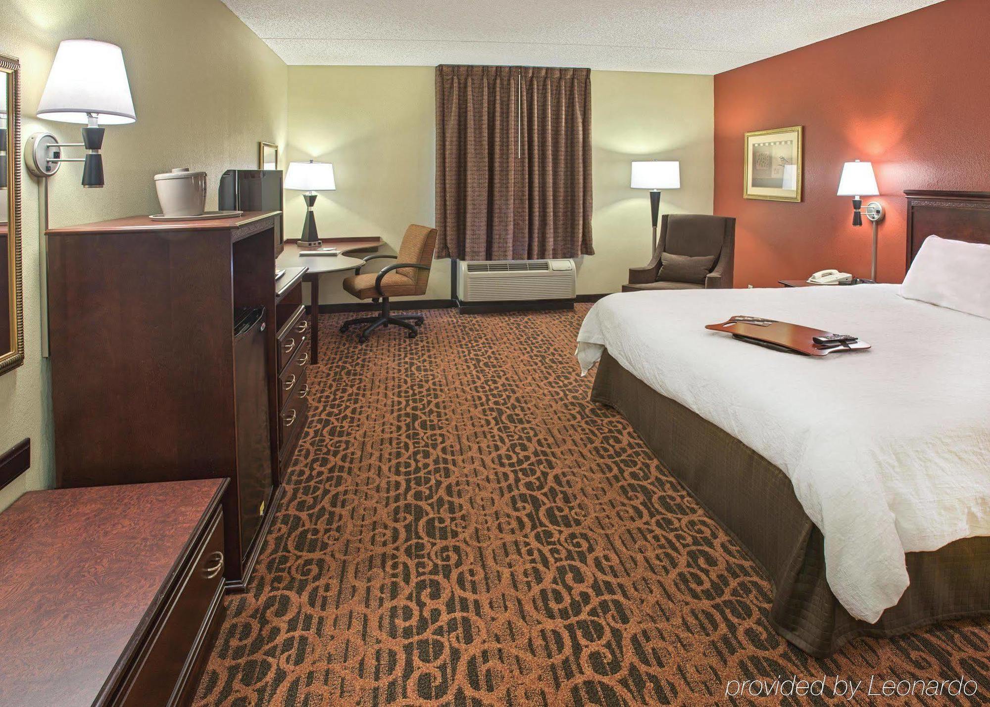 Hampton Inn Трой Экстерьер фото