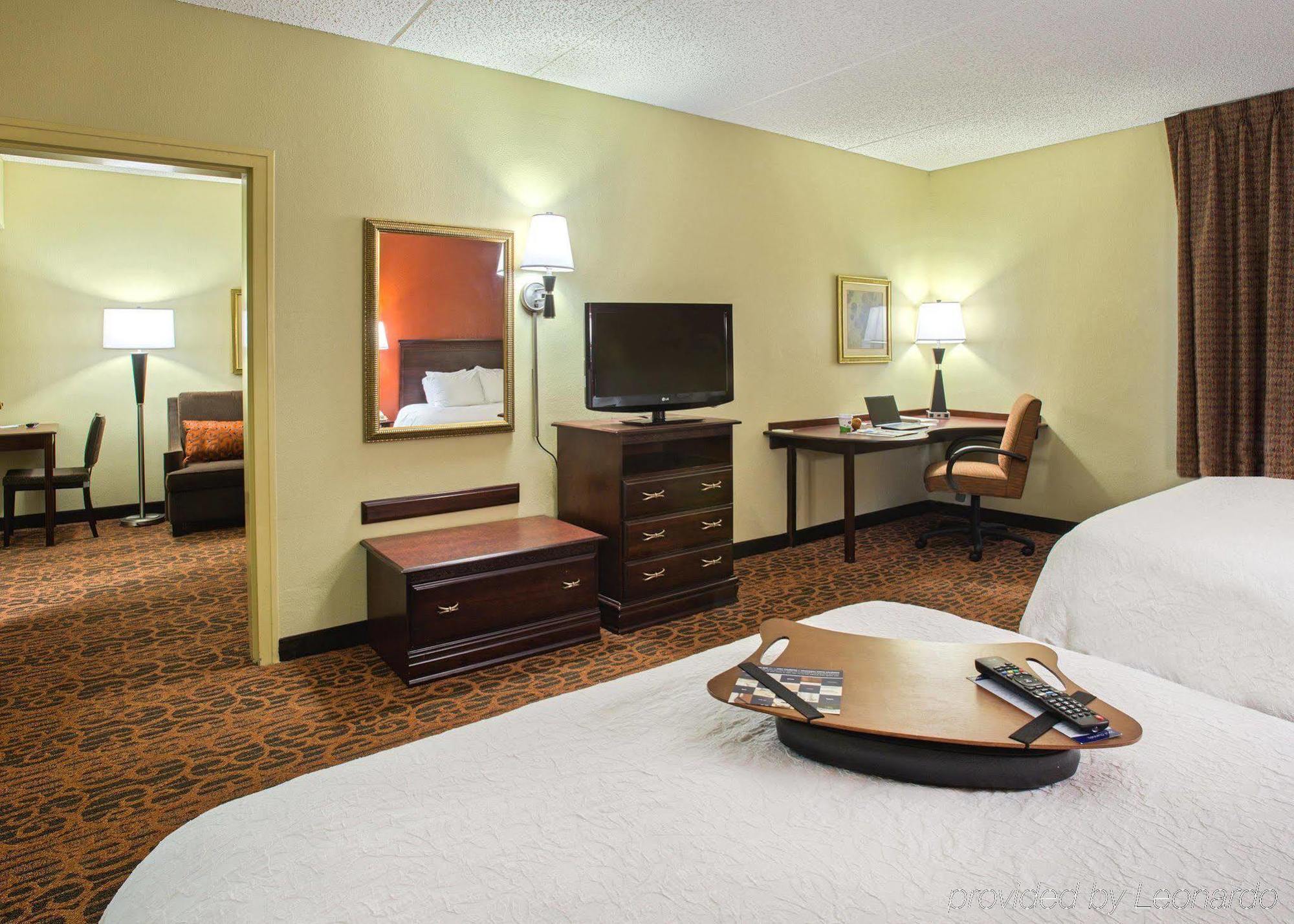 Hampton Inn Трой Экстерьер фото