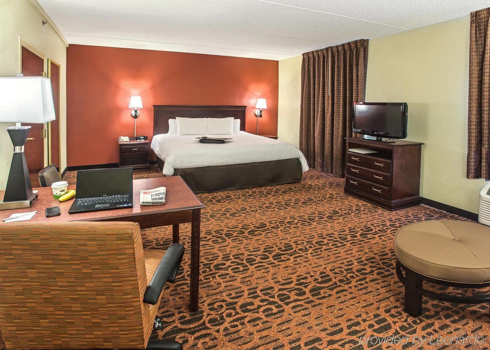 Hampton Inn Трой Экстерьер фото